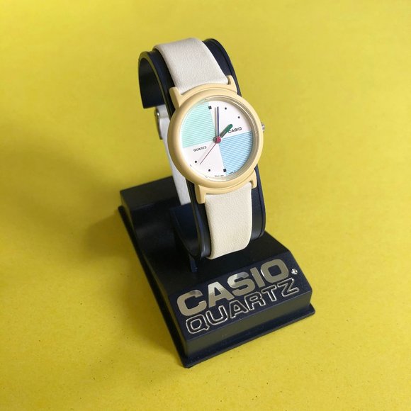 Casio Accessories - VINTAGE Casio Women's Watch (NEW BATTERY)